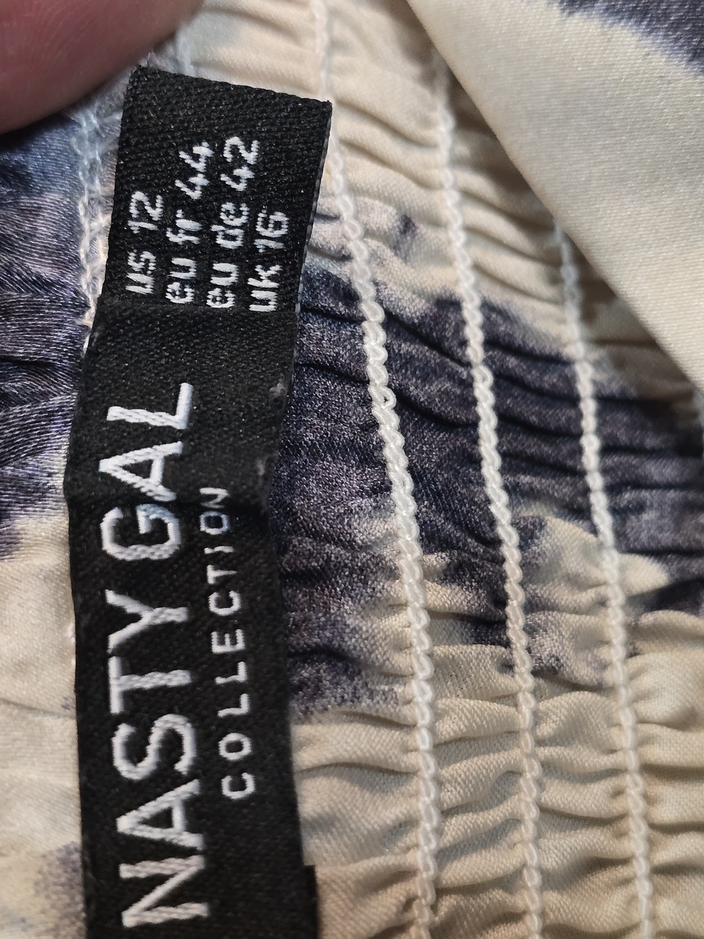 Nasty Gal Satin Mini Dress Sweetheart Neckline Purple/Black/Ivory Abstract 12 - Picture 4 of 7